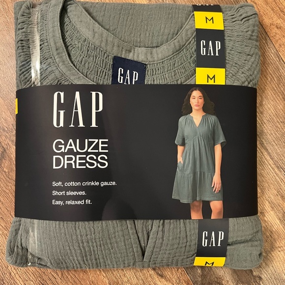 GAP Textured Gauze Dress in Green - Picture 1 of 2
